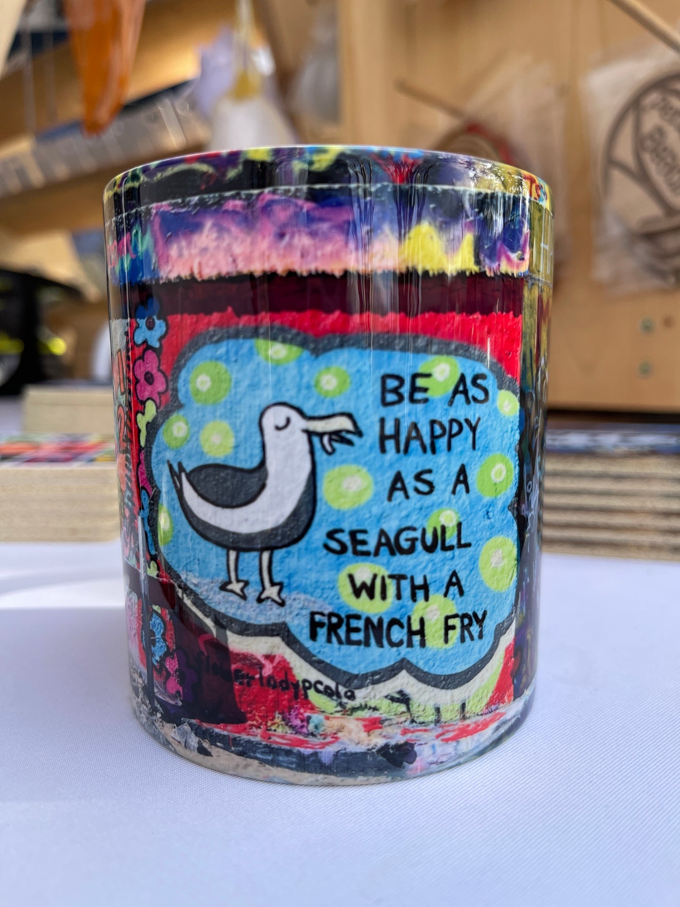 Be as happy as a seagull with a french fry - Mug