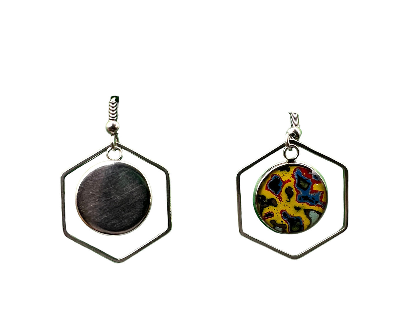 Circle dangle earrings inside hexagon
