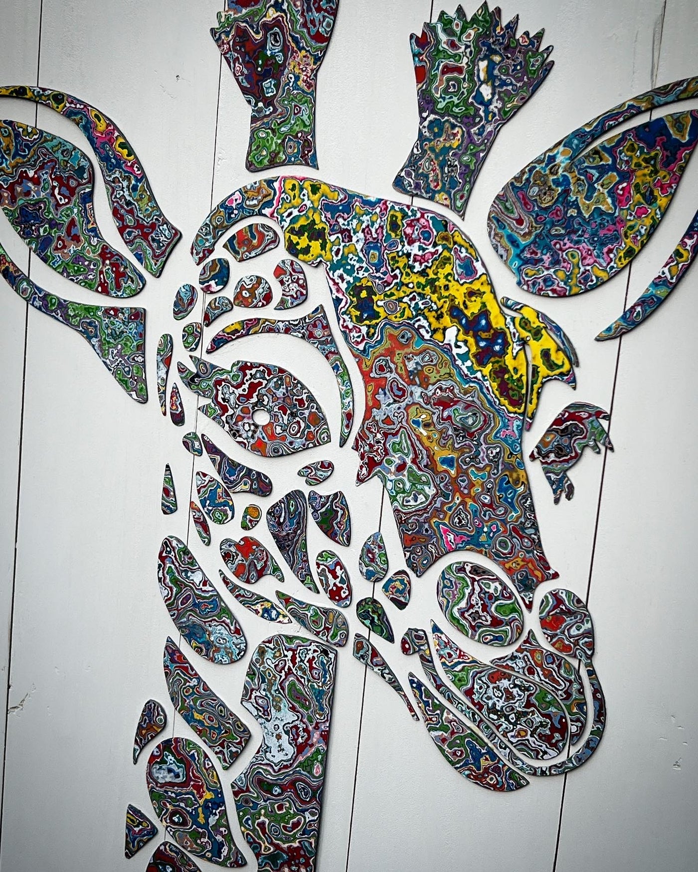 Giraffe Graffiti Carving